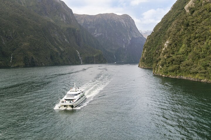 Milford Sound Day Tour from Te Anau - Photo 1 of 7